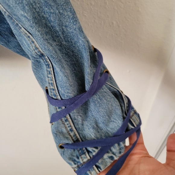 A LOVE A Oversized Cropped Jean Jacket - Picture 7 of 9